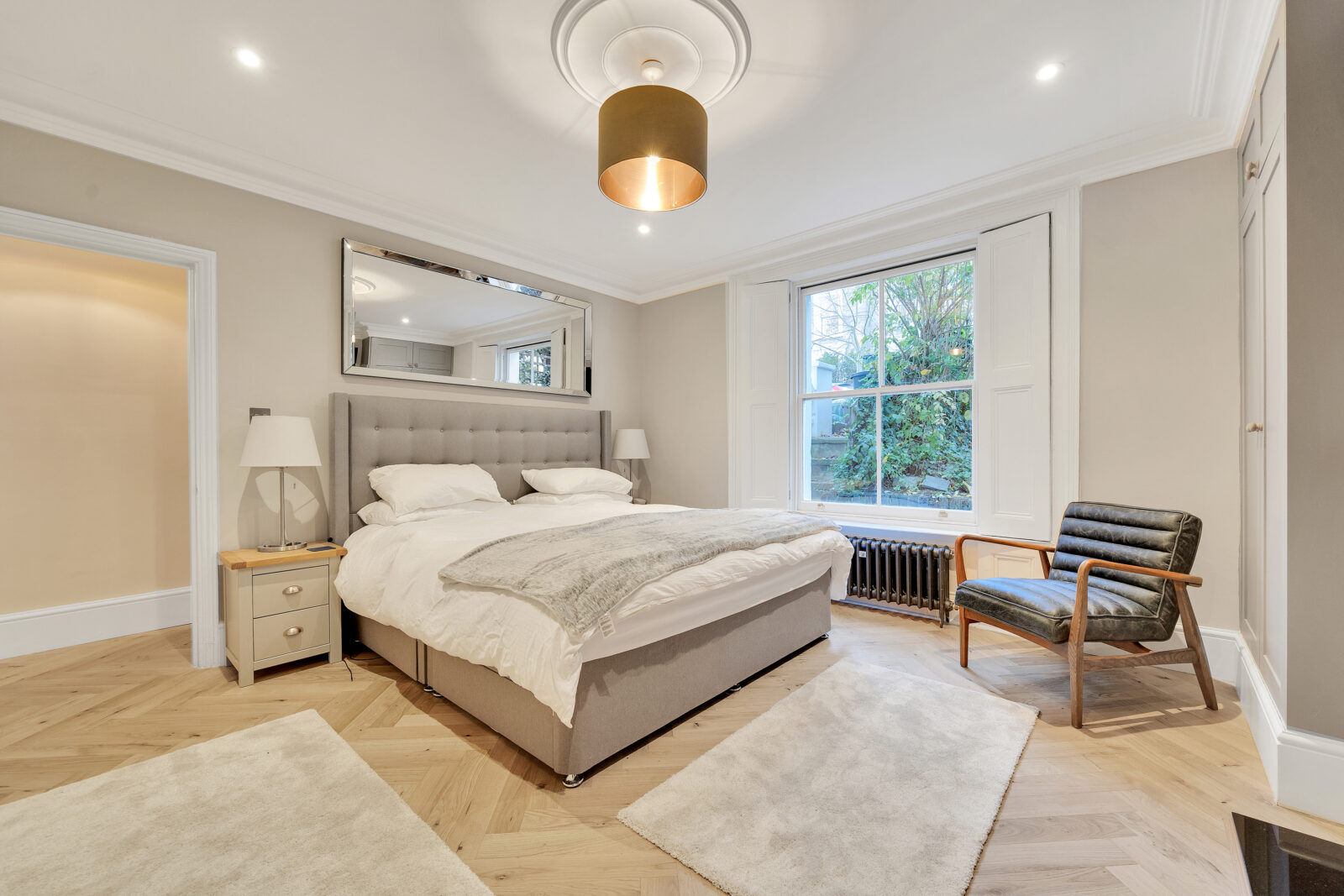 051www.bright-hill.co.uk 2 Bedroom N1 Rent Let www.steele.london Video floor plan photography virtual tour 360 EPC