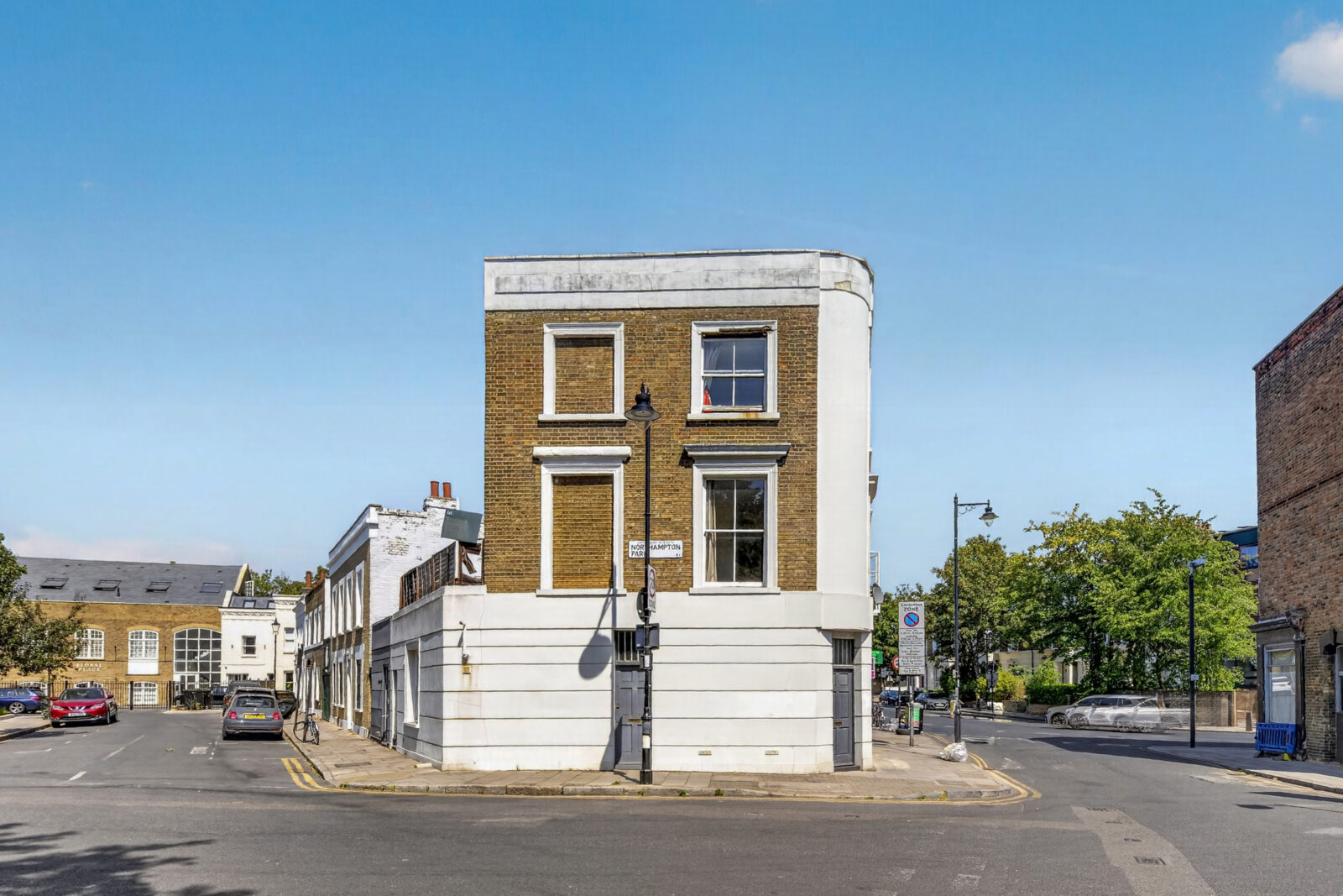 To Let 1 Bedroom Flat Newington Green N5 Steele London Photography & Video, Floor plan, Drone, Virtual Tour, Virtual Staging & EPC email richard@steele.london website www.steele.london Tel. 07913296114